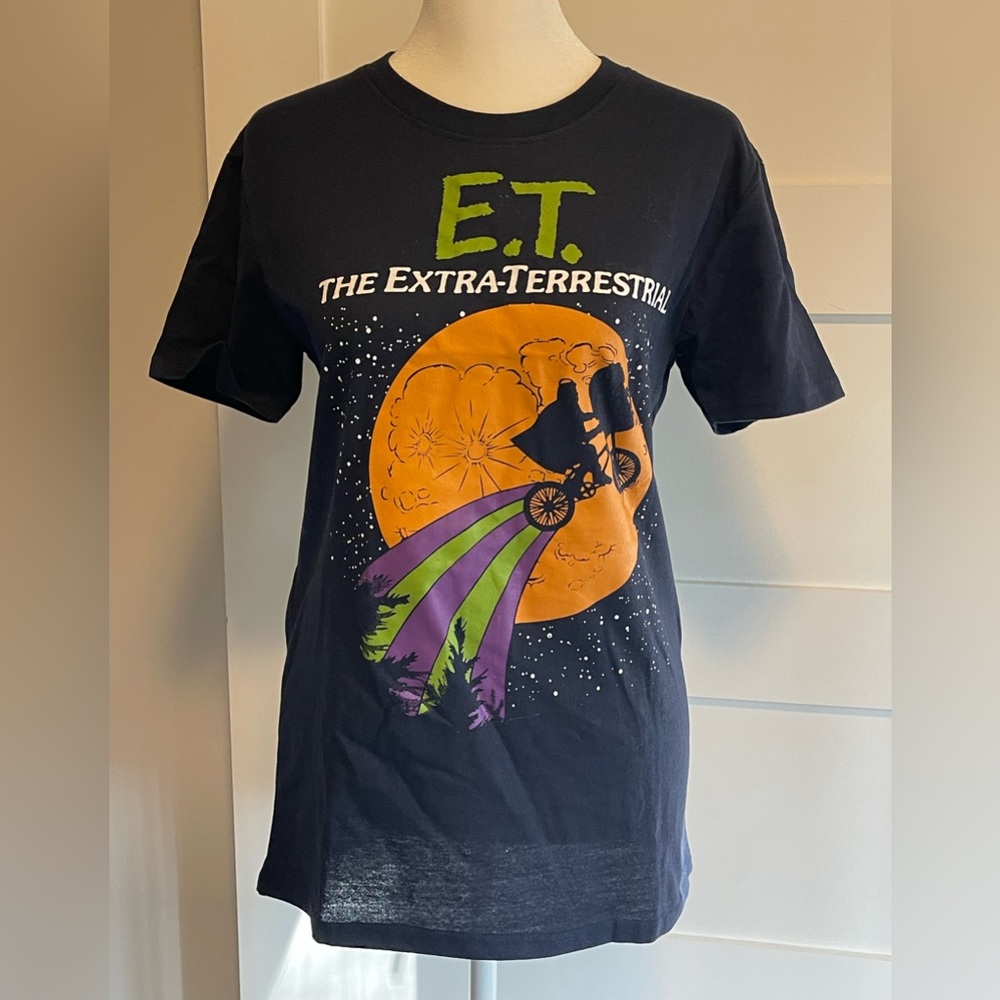 E.T. Graphic Tee Size Small